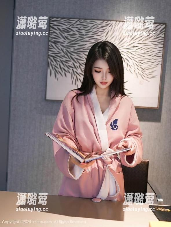 秀人网 - 图册正式上线：言沫的镂空大片，直击灵魂的空隙！
