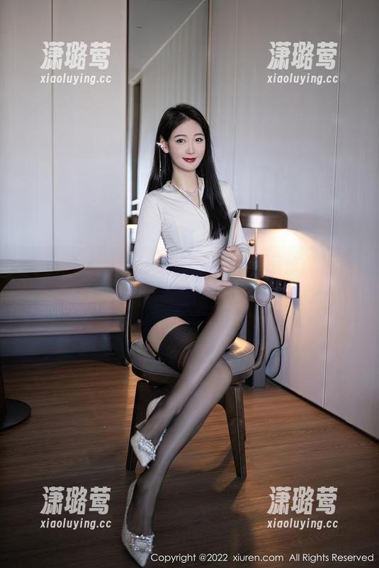 秀人网 - 当阿汁遇上黑白，私房作品像是在调皮捣蛋的时光机，谁能顶得住？！