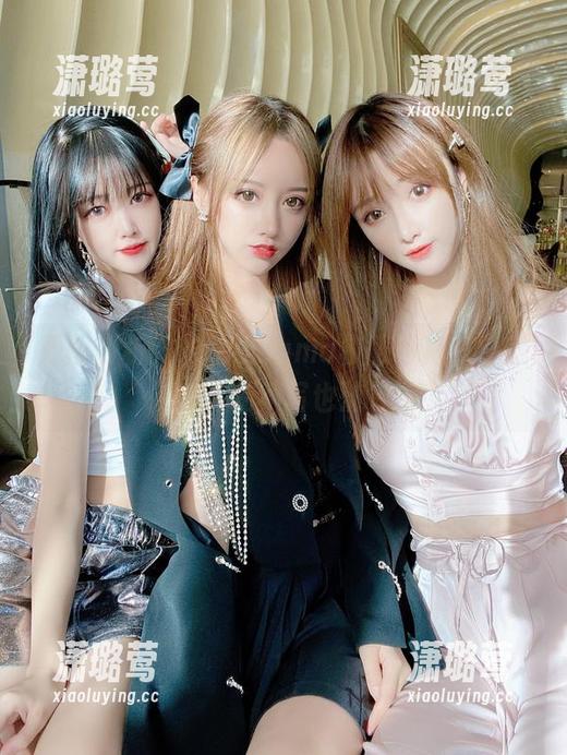 米线线sama 原图剖析:米线线sama校服写真,隐藏的考卷不写也流行
