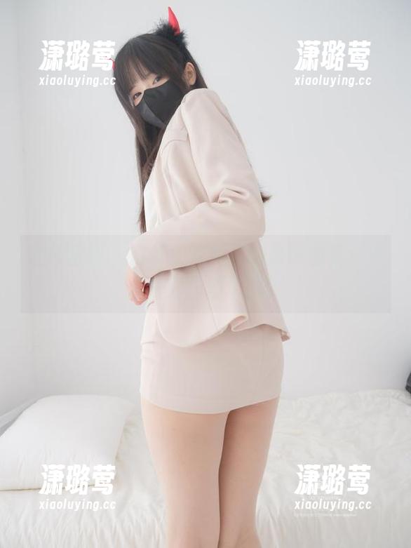 紧急企划-见希 紧急企划 - 银发女神见希的吊带图集,你准备好被撩了吗?