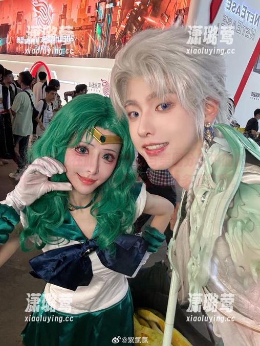紫氯氯 Flag就立在此,紫氯氯与美图分享中的能代旗袍,竟让我情不自禁地想多看几眼。