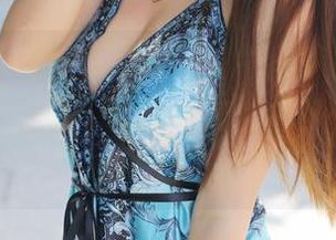 美媛馆 - 潘娇娇和她那条牛仔裤的写真，下载后请注意，可能会突然加倍想要所有的牛仔裤。