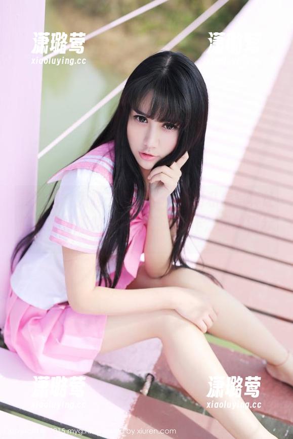 美媛馆 - 为啥王馨瑶yanni的私房写真让制服显得如此亲切？这波操作，我给满分。