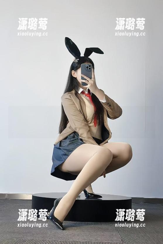 微密圈 - 气氛在网盘里酝酿，美邵女Baby的睡衣作品，好像刚从梦里走出来的！