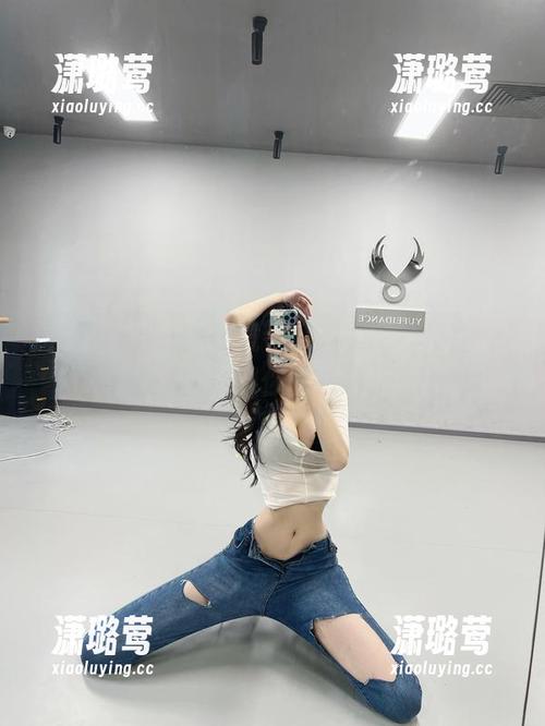 微密圈 - 葛征+眼镜=这组写真，图片中不定会撩到你的心呐。