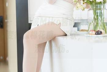语画界 - 原图被Miko酱吖染成粉色，心情瞬间变得像棉花糖一样软，但又有点淡淡的忧伤。