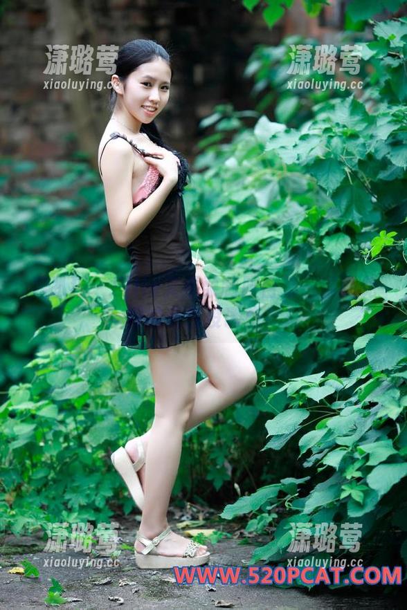 轰趴猫 - Ellie艾栗栗制服合集—谁说免费的东西没诱惑？