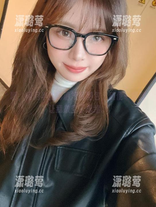 啊，闪月半的高清短裤图包，随便一瞥就让我放空了思绪。