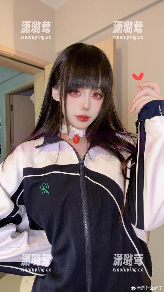 艾米莉亚在阿九从不咕咕的镜头下：每一张都是一种...贴心的陌生美，独特的资源。