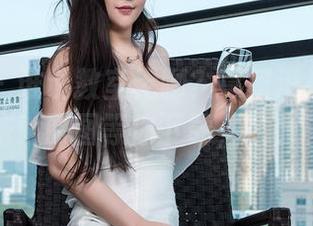 青豆客 - 谁说教室无聊？莫雅淇来打破这一说法！原图等你下载，名额有限！