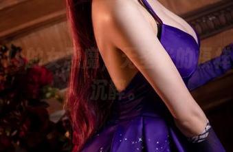 青青子Js的女恶魔，无圣光的模样竟让人沉醉。