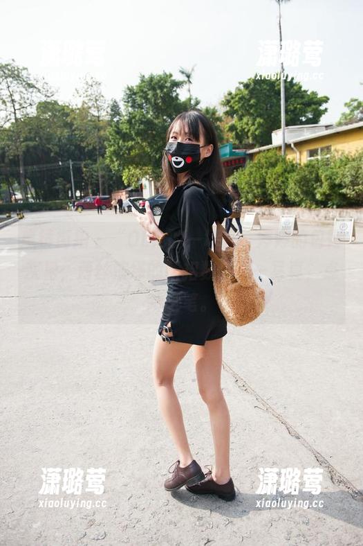 魔镜街拍-婷婷 魔镜街拍 - “OL范的一场秀,婷婷的包臀灰裙,薄丝演绎的新招数!”—写真,点睛之笔。